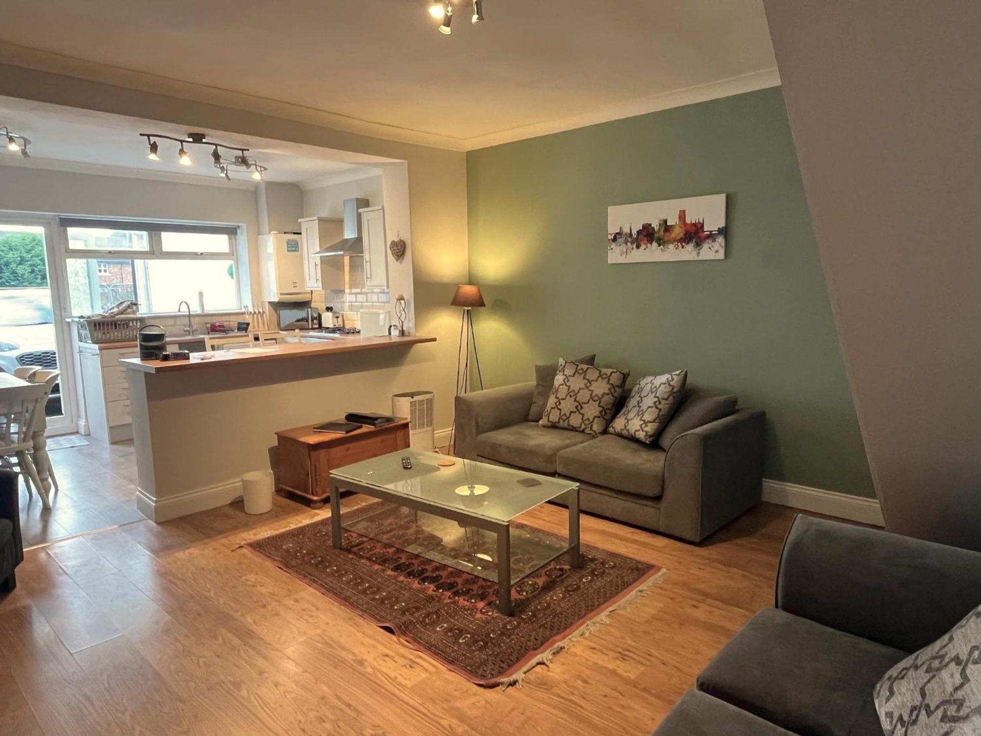 Durham 3 Bedroom House With Parking Exterior photo